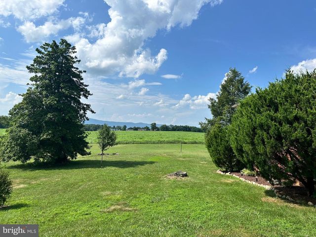 5 EDEN RD, Luray, VA 22835