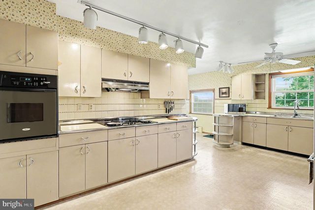 5 EDEN RD, Luray, VA 22835