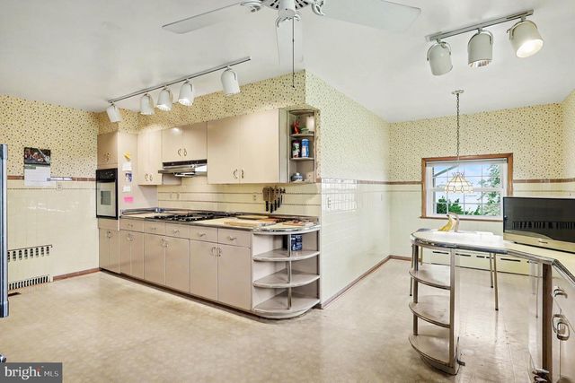 5 EDEN RD, Luray, VA 22835