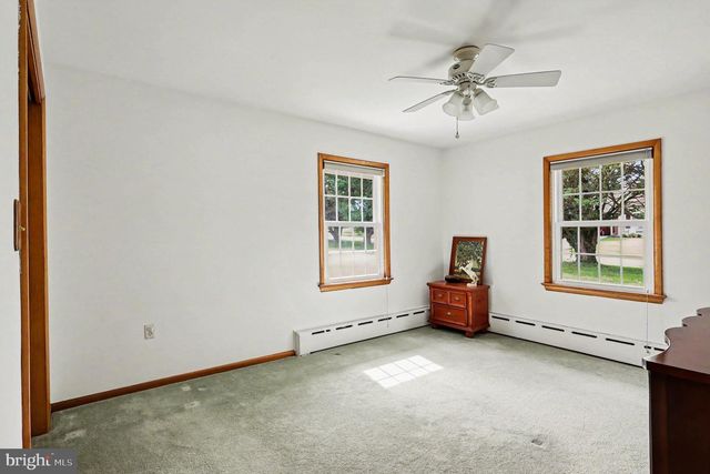 5 EDEN RD, Luray, VA 22835