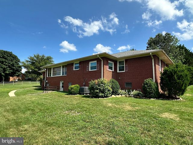 5 EDEN RD, Luray, VA 22835