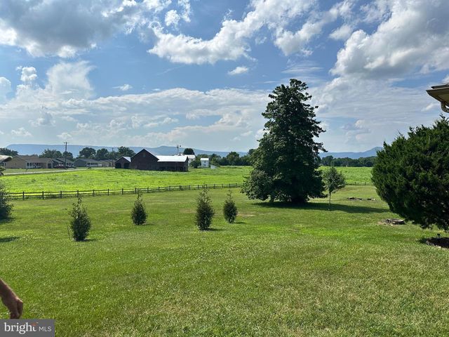 5 EDEN RD, Luray, VA 22835
