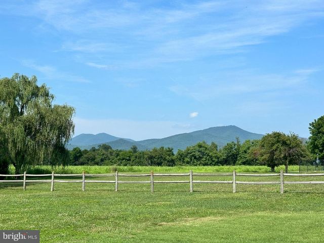 5 EDEN RD, Luray, VA 22835