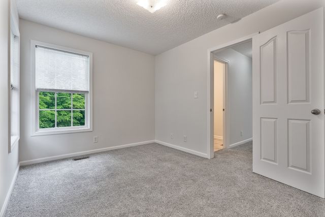 3149 Holly Pt, Clarksville, TN 37043