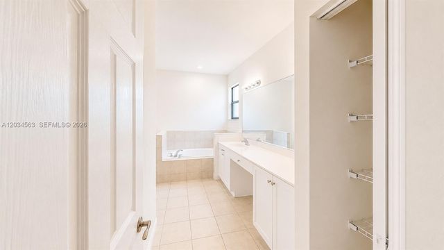 2434 NE 1st St 2434, Homestead, FL 33033