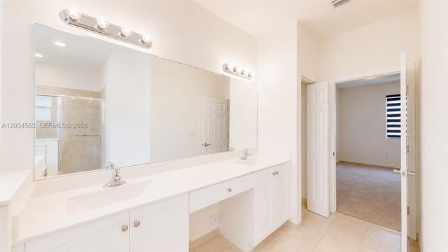 2434 NE 1st St 2434, Homestead, FL 33033