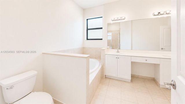 2434 NE 1st St 2434, Homestead, FL 33033