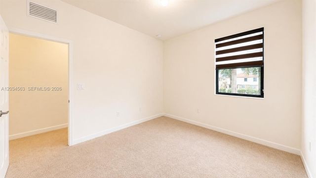 2434 NE 1st St 2434, Homestead, FL 33033