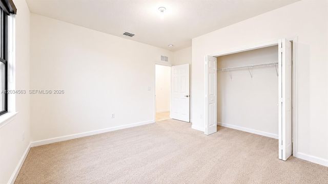 2434 NE 1st St 2434, Homestead, FL 33033