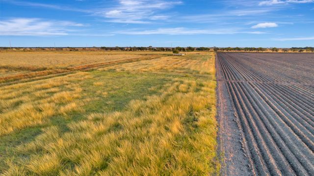 5629 Us-59 S, Edna, TX 77957