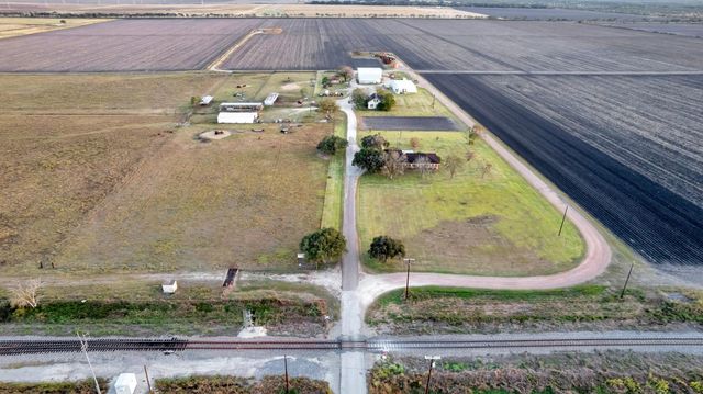 5629 Us-59 S, Edna, TX 77957