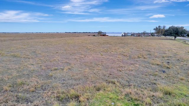 5629 Us-59 S, Edna, TX 77957