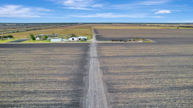 5629 Us-59 S, Edna, TX 77957