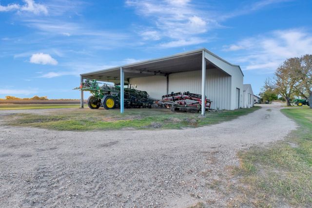 5629 Us-59 S, Edna, TX 77957