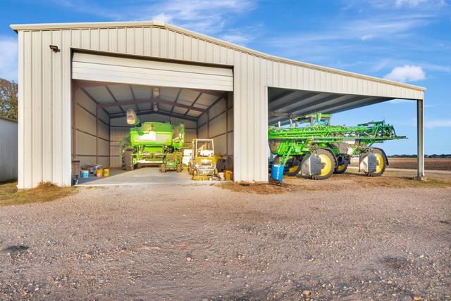 5629 Us-59 S, Edna, TX 77957