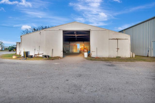 5629 Us-59 S, Edna, TX 77957