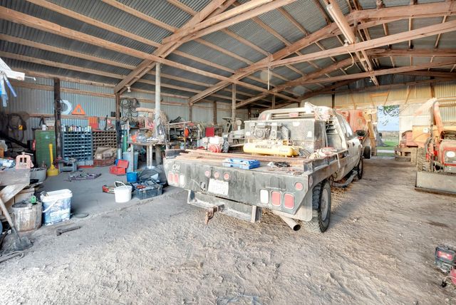 5629 Us-59 S, Edna, TX 77957