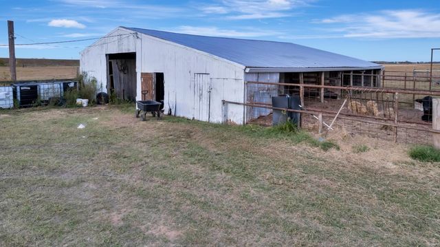 5629 Us-59 S, Edna, TX 77957