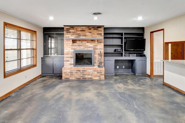 5629 Us-59 S, Edna, TX 77957