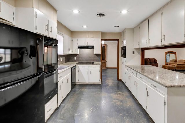 5629 Us-59 S, Edna, TX 77957