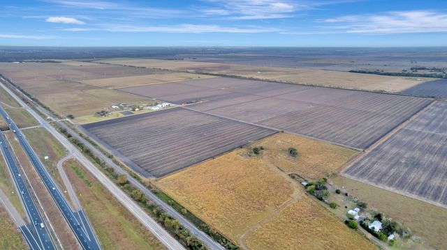 5629 Us-59 S, Edna, TX 77957