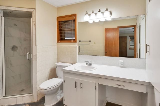 5629 Us-59 S, Edna, TX 77957