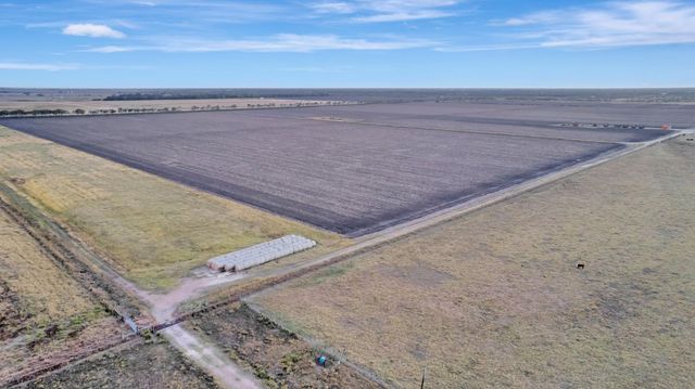 5629 Us-59 S, Edna, TX 77957
