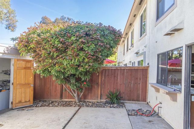 2925 Via Libertad, Carlsbad, CA 92010