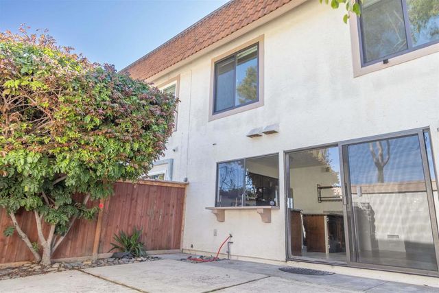 2925 Via Libertad, Carlsbad, CA 92010