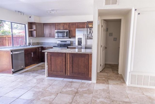 2925 Via Libertad, Carlsbad, CA 92010