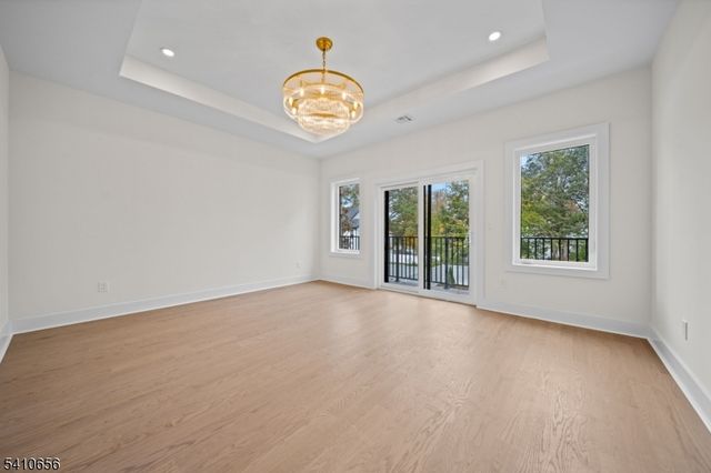 52 Congressional Pkwy, Livingston Twp., NJ 07039