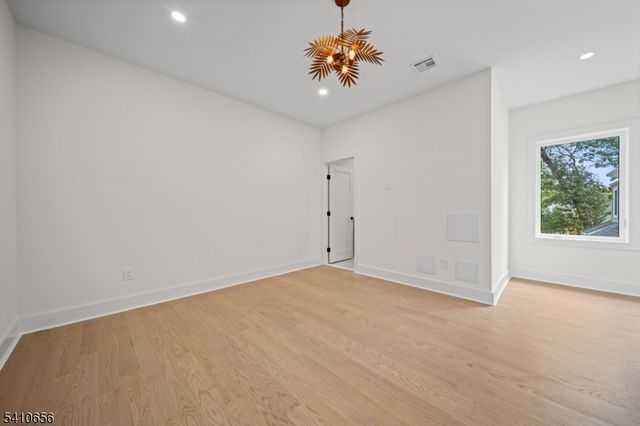 52 Congressional Pkwy, Livingston Twp., NJ 07039