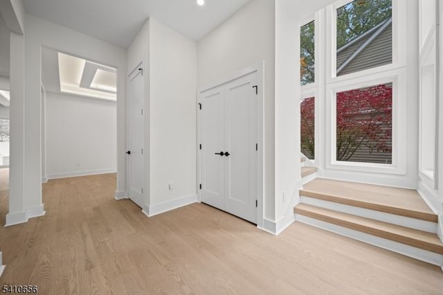 52 Congressional Pkwy, Livingston Twp., NJ 07039