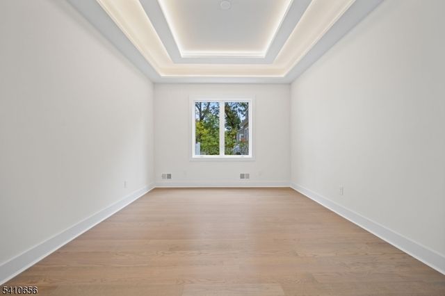 52 Congressional Pkwy, Livingston Twp., NJ 07039