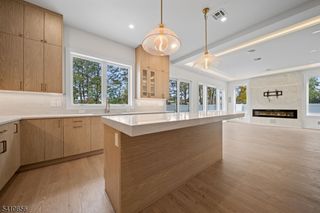 52 Congressional Pkwy, Livingston Twp., NJ 07039