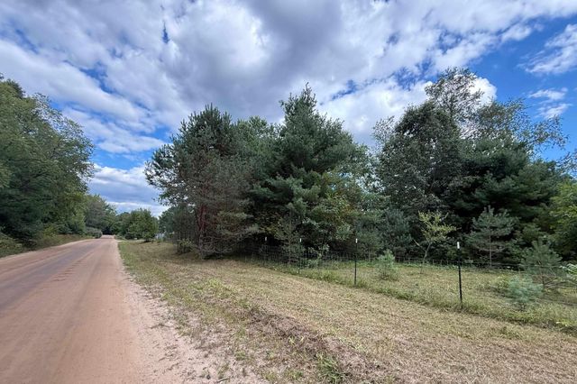 8659 Wood View Drive, Lake Station, MI 48632