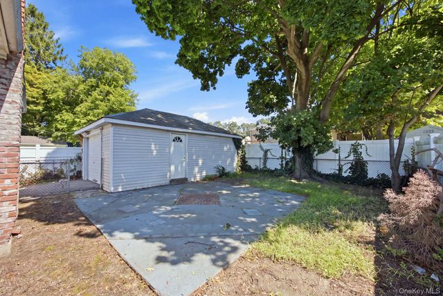 983 Cayuga Road, West Hempstead, NY 11552