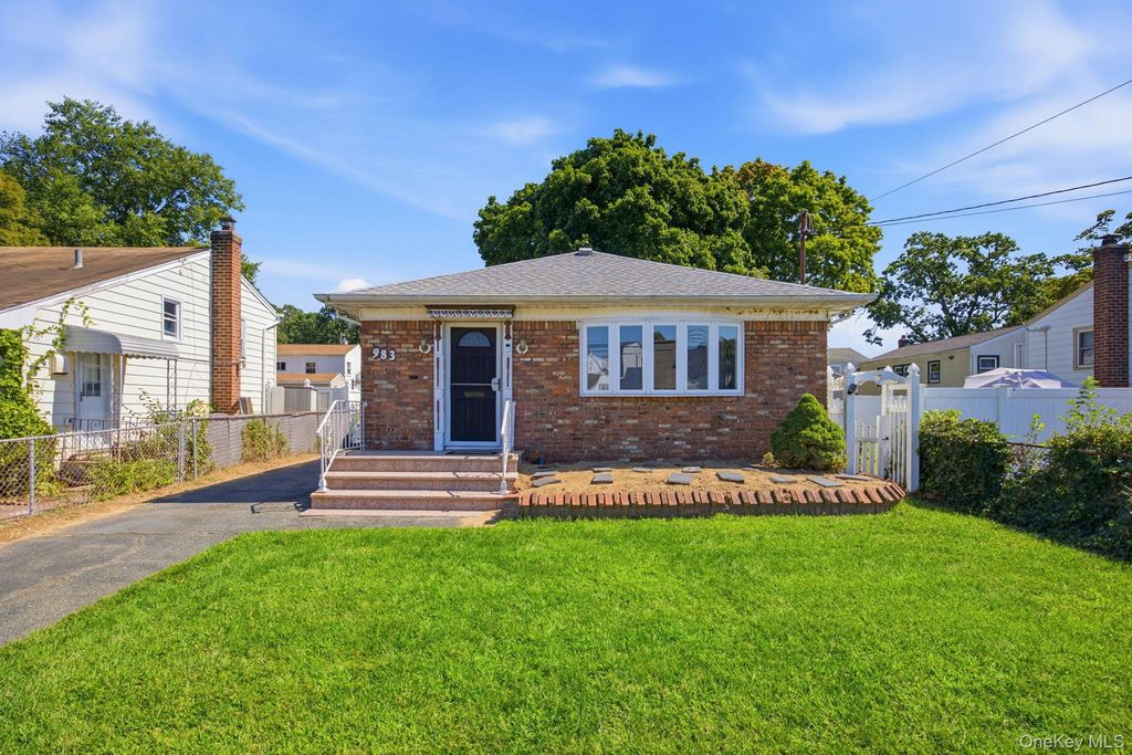 983 Cayuga Road, West Hempstead, NY 11552 — exterior