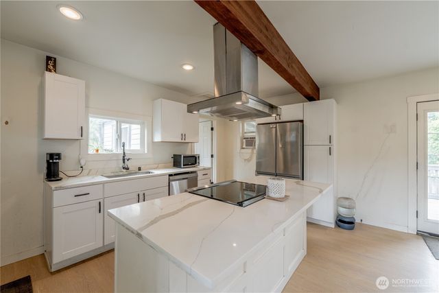 23737 100th Avenue SE, Kent, WA 98031