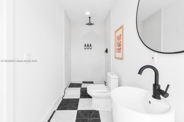 19661 NE 10th Pl, Miami, FL 33179