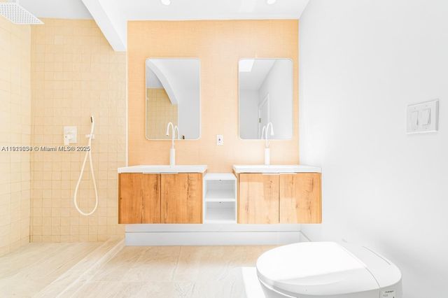 19661 NE 10th Pl, Miami, FL 33179