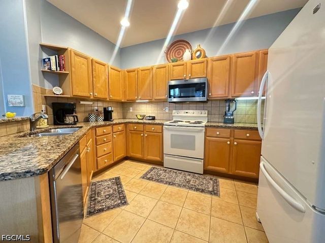 9250 Bayberry BEND 202, Fort Myers, FL 33908