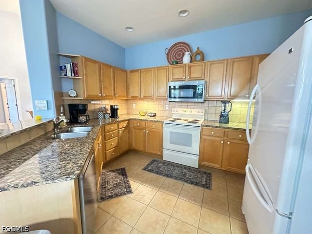 9250 Bayberry BEND 202, Fort Myers, FL 33908