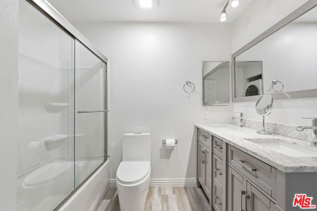 8221 Langdon Avenue 201, Van Nuys (los Angeles), CA 91406