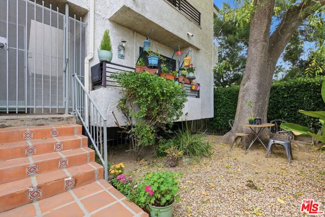 8221 Langdon Avenue 201, Van Nuys (los Angeles), CA 91406