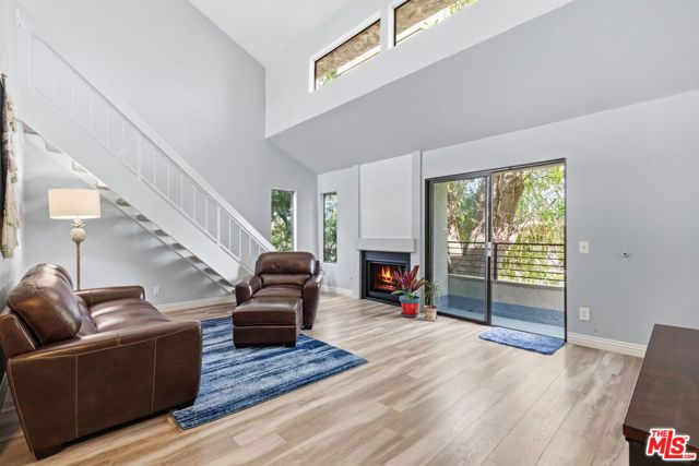 8221 Langdon Avenue 201, Van Nuys (los Angeles), CA 91406