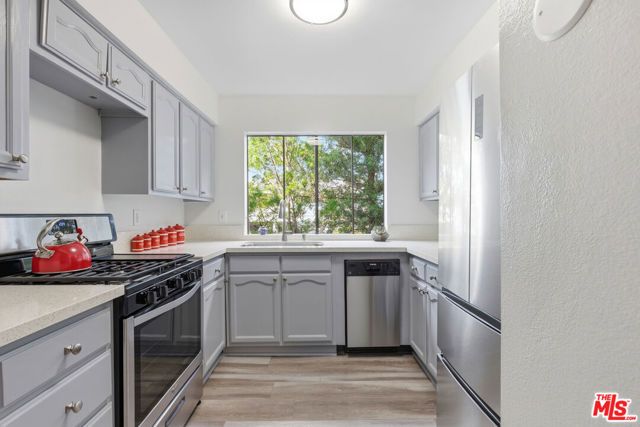 8221 Langdon Avenue 201, Van Nuys (los Angeles), CA 91406