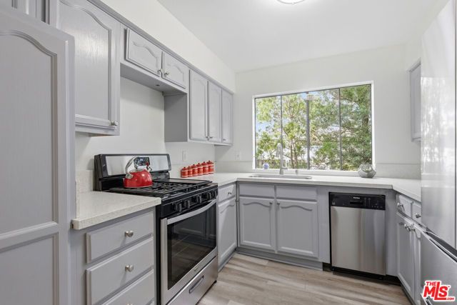 8221 Langdon Avenue 201, Van Nuys (los Angeles), CA 91406