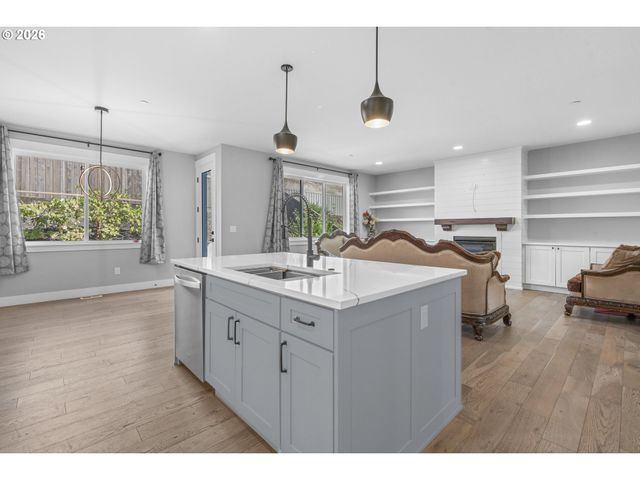 2837 Nw MT ASHLAND Ln, Mc Minnville, OR 97128
