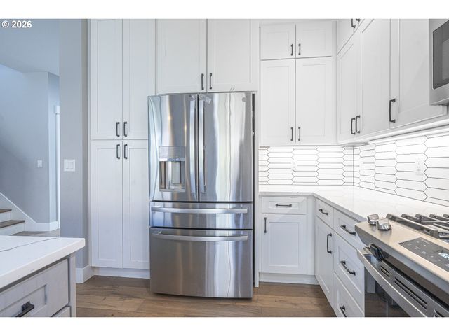 2837 Nw MT ASHLAND Ln, Mc Minnville, OR 97128